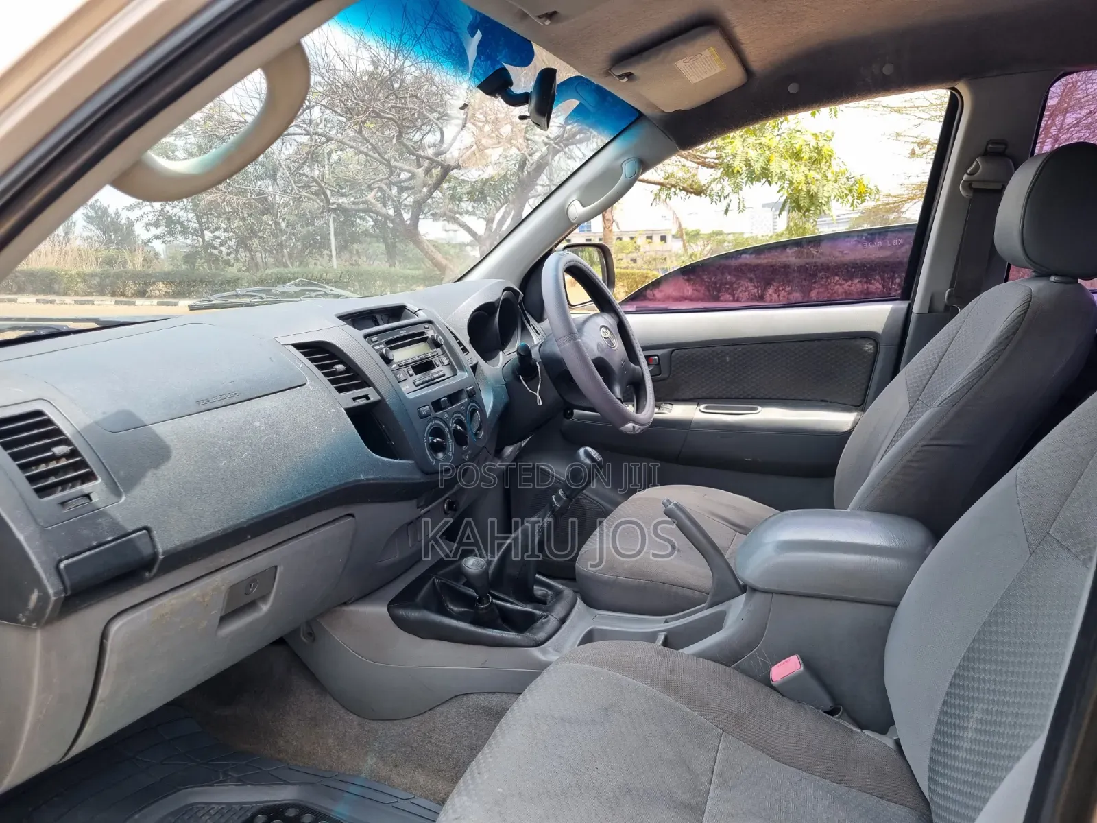 Toyota Hilux 2009 Gold