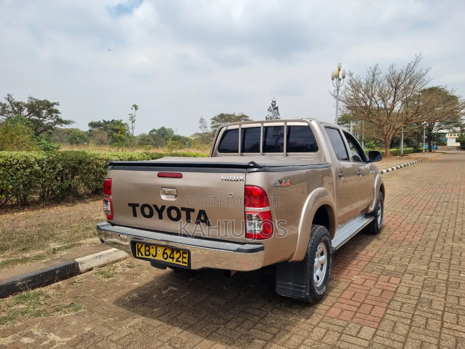Toyota Hilux 2009 Gold
