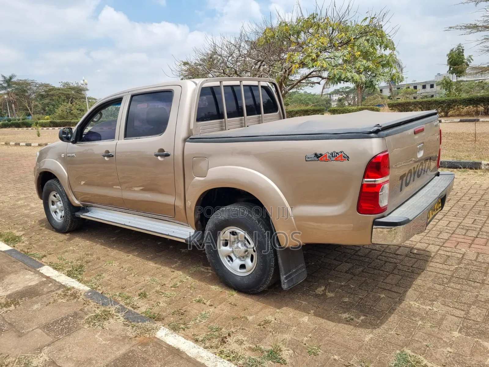Toyota Hilux 2009 Gold