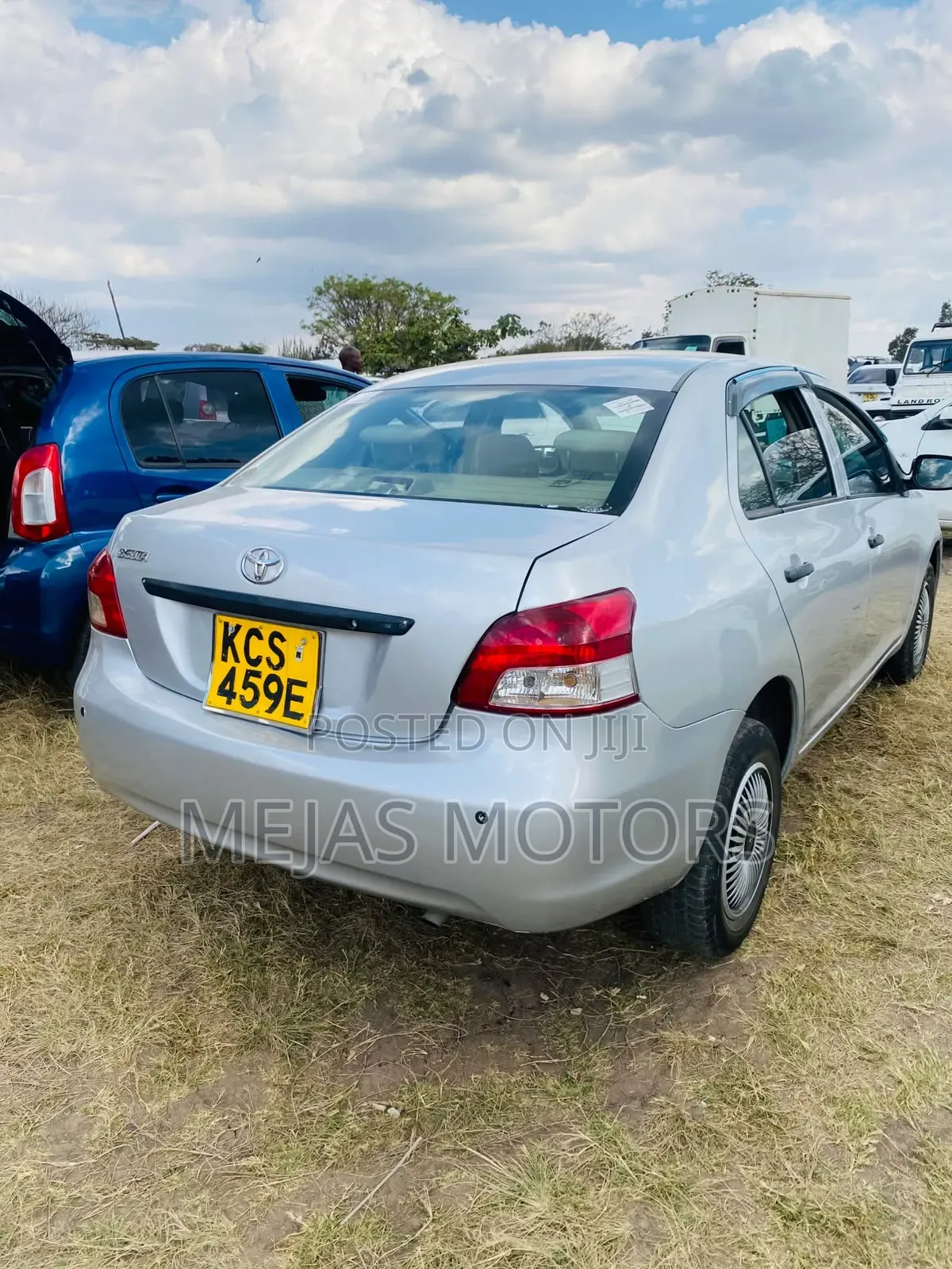 Toyota Belta 2011 Silver