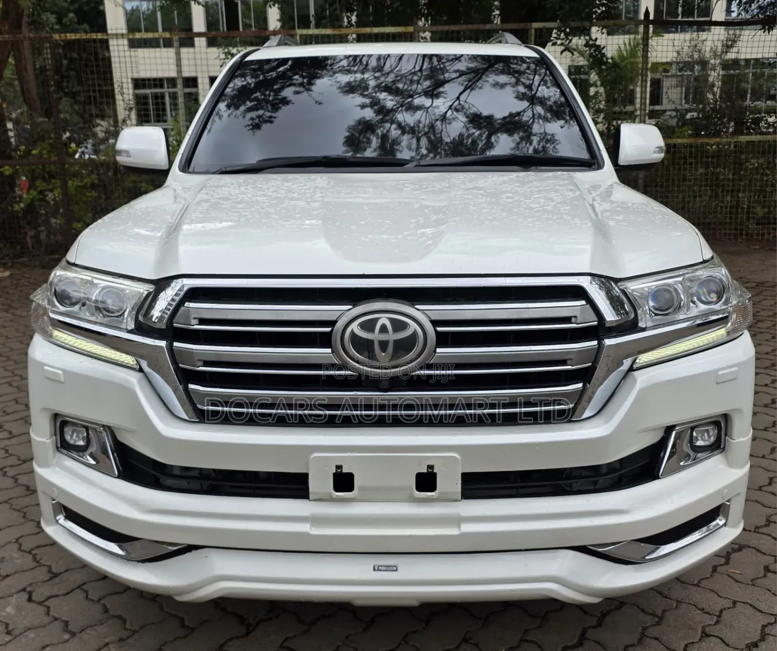 Toyota Land Cruiser 2017 White