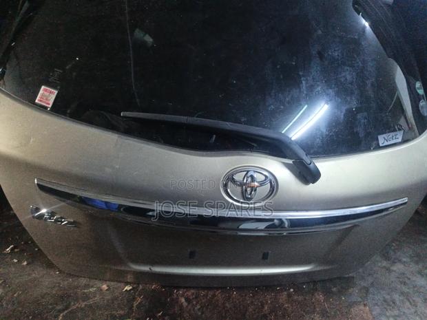 Toyota Vitz Boot