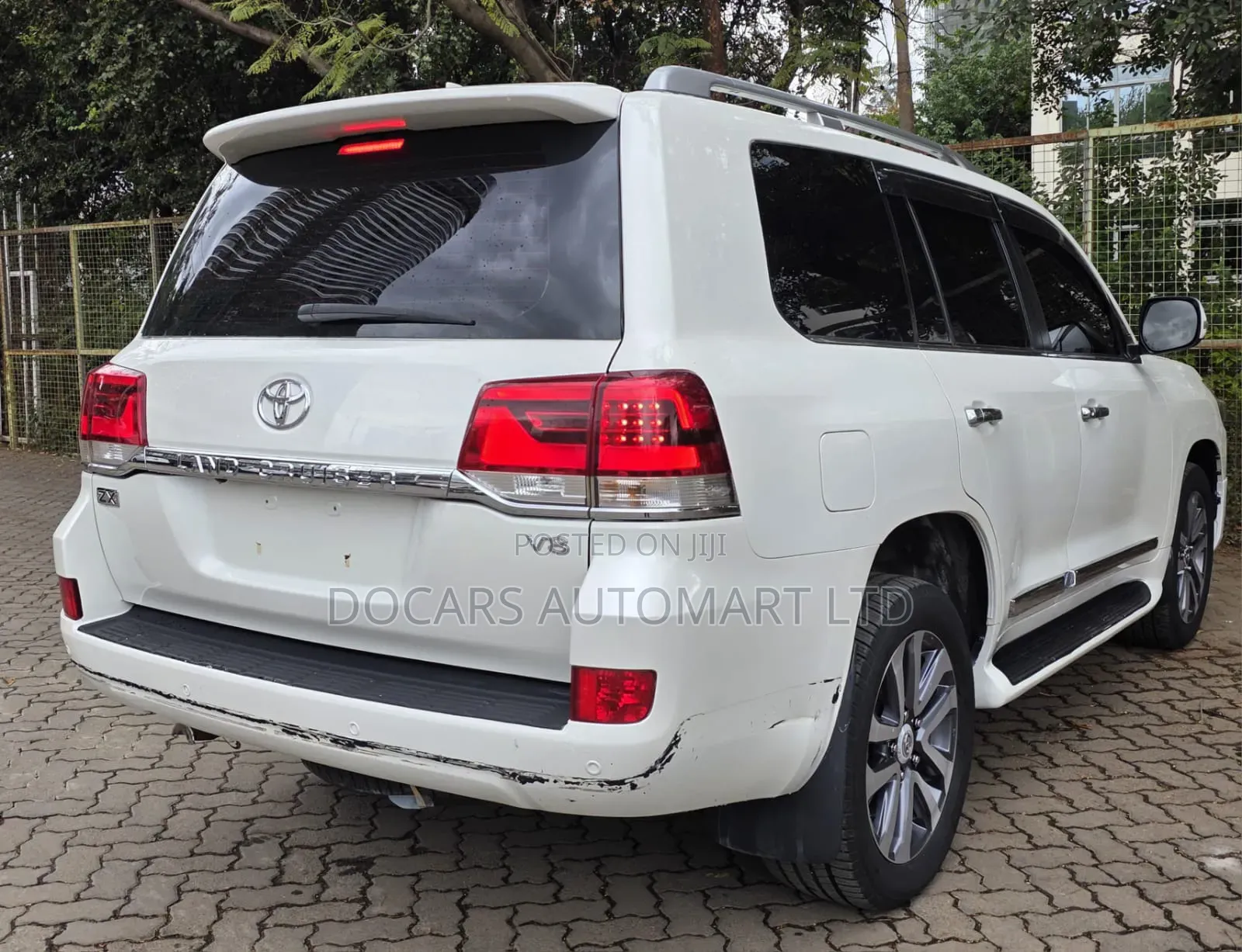 Toyota Land Cruiser 2017 White