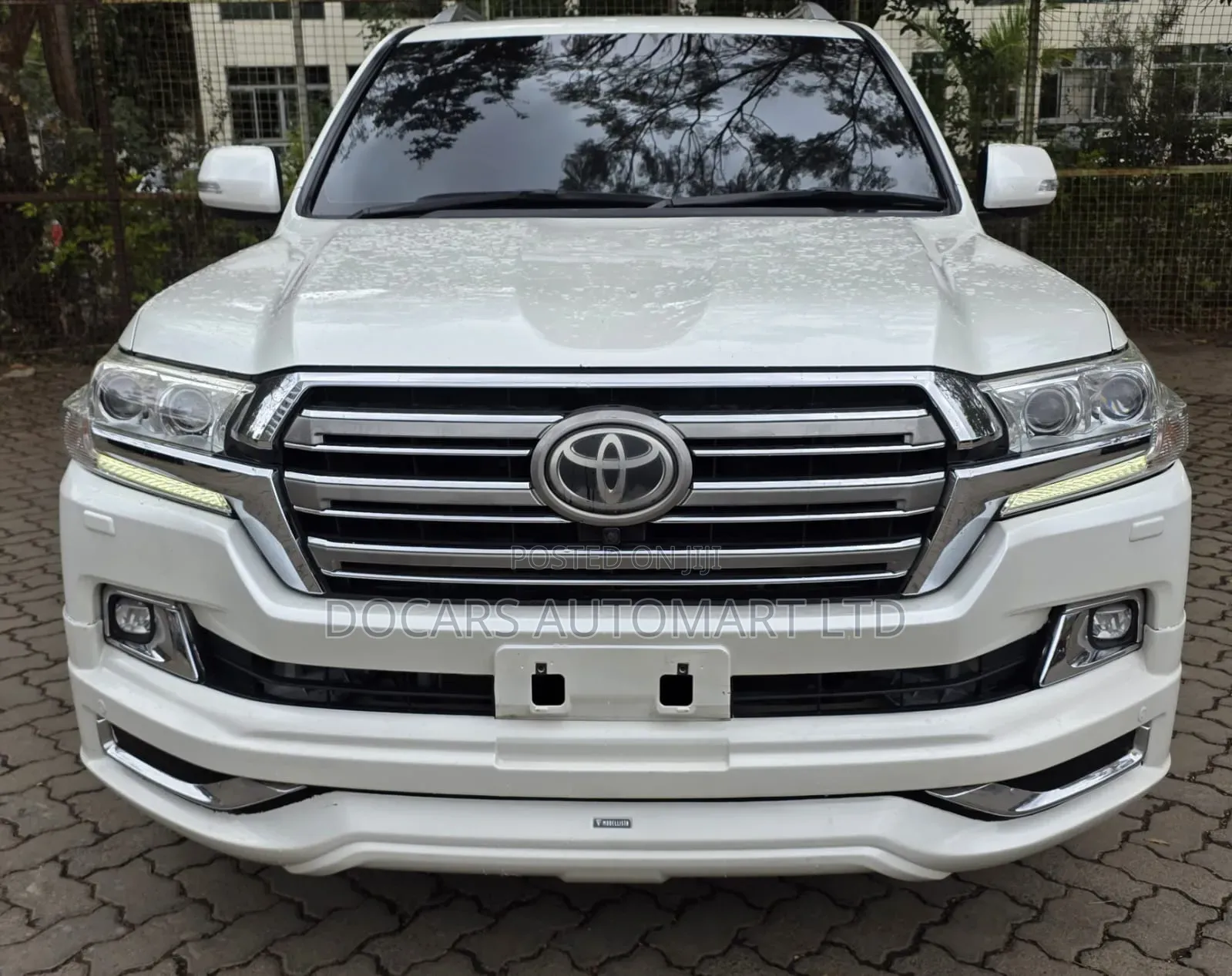 Toyota Land Cruiser 2017 White