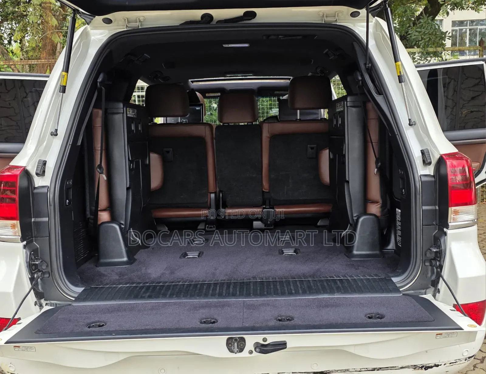 Toyota Land Cruiser 2017 White