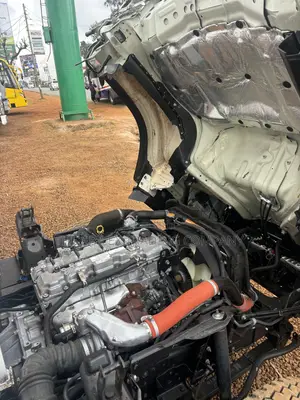 Isuzu NMR KDC 2022 White