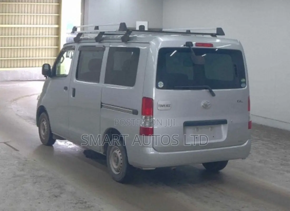 Toyota TownAce 2019 Silver