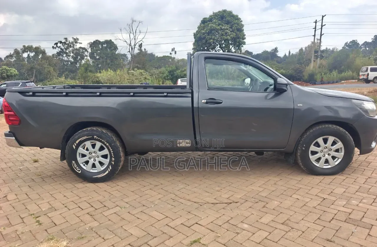 Toyota Hilux 2018 Gray