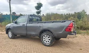 Toyota Hilux 2018 Gray