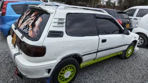 Toyota Starlet 2000 White
