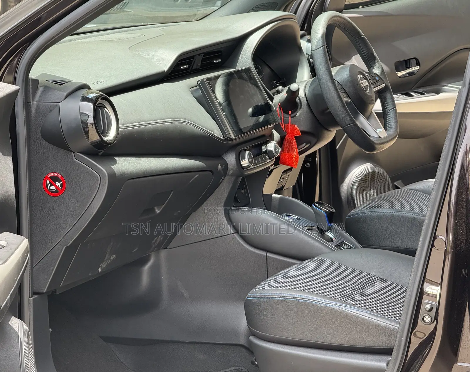 Nissan Kicks 2020 Brown