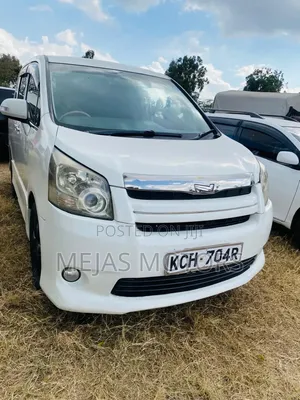 Toyota Noah 2010 White