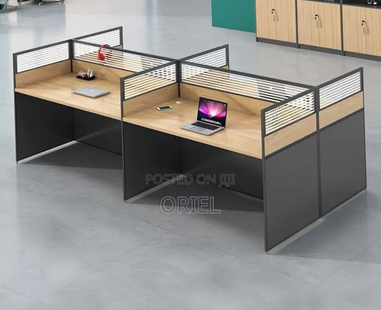 Office Workstation 4-Seater Workstation Table