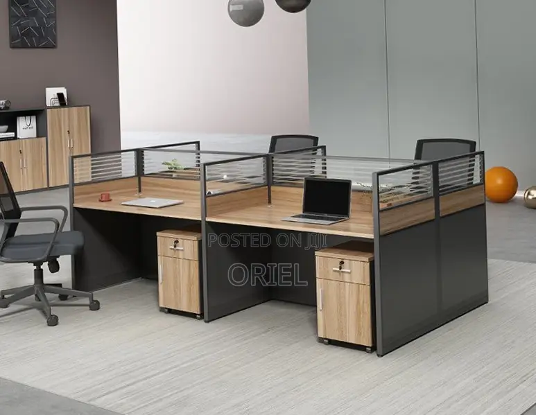 Office Workstation 4-Seater Workstation Table