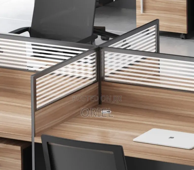 Office Workstation 4-Seater Workstation Table