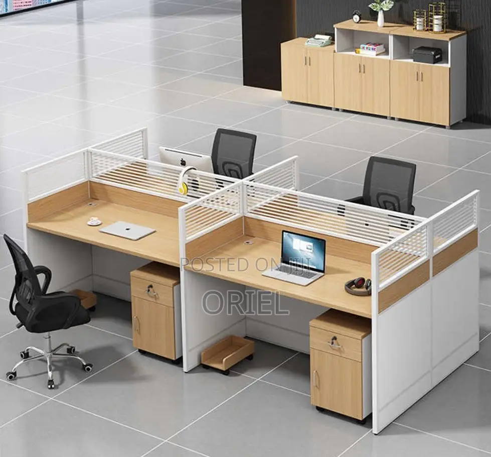 Office Workstation 4-Seater Workstation Table