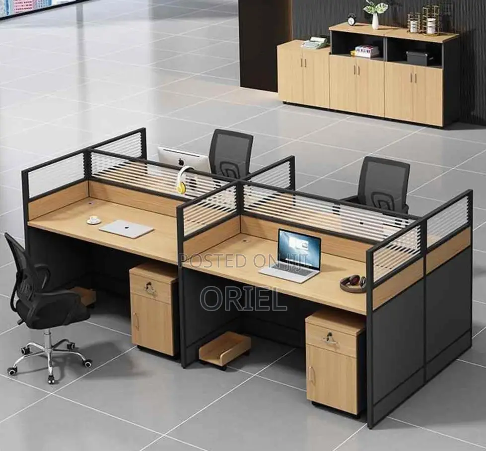 Office Workstation 4-Seater Workstation Table