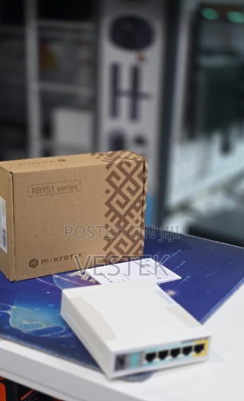 MikroTik RB951 5-Port Ethernet Wireless Router