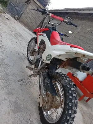 Honda XL 125 2025 Red