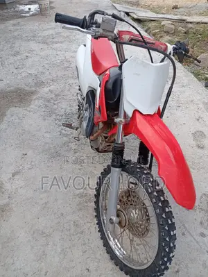 Honda XL 125 2025 Red