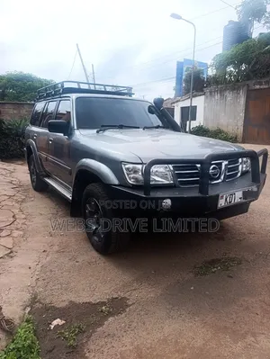 Nissan Patrol 2002 Gray
