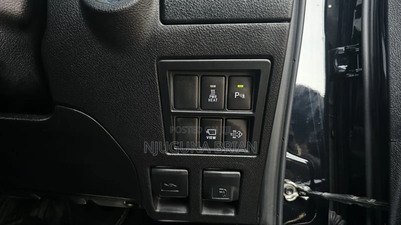 Toyota Hilux 2022 Black