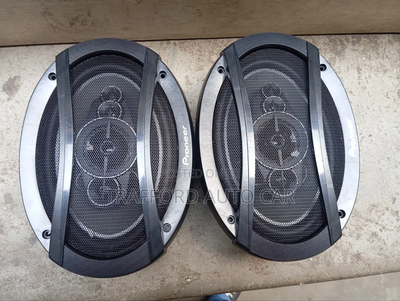 Pioneer 6 by 9 Speakers