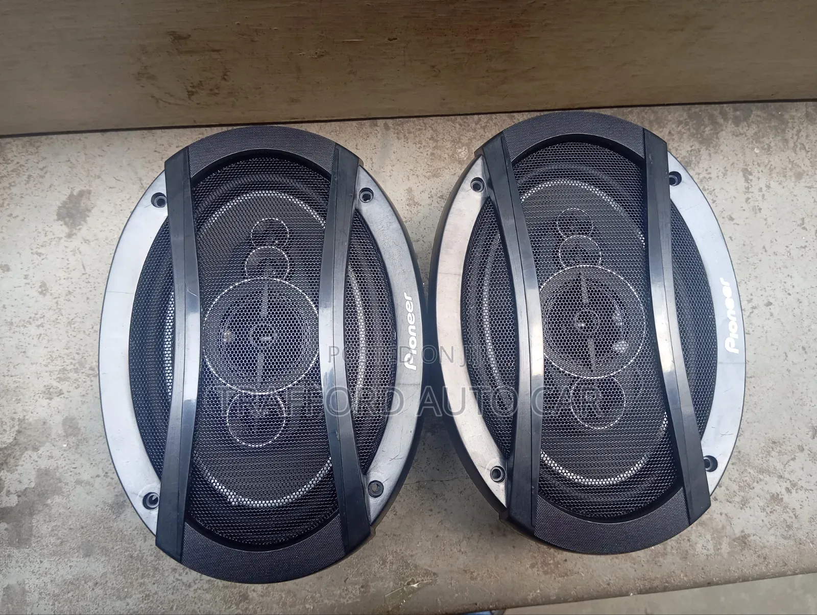 Pioneer 6 by 9 Speakers