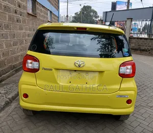 Toyota Passo 2018 Yellow