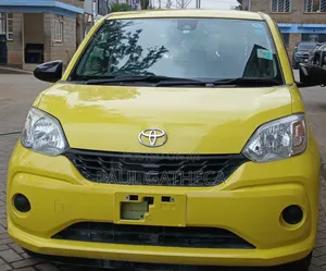 Toyota Passo 2018 Yellow