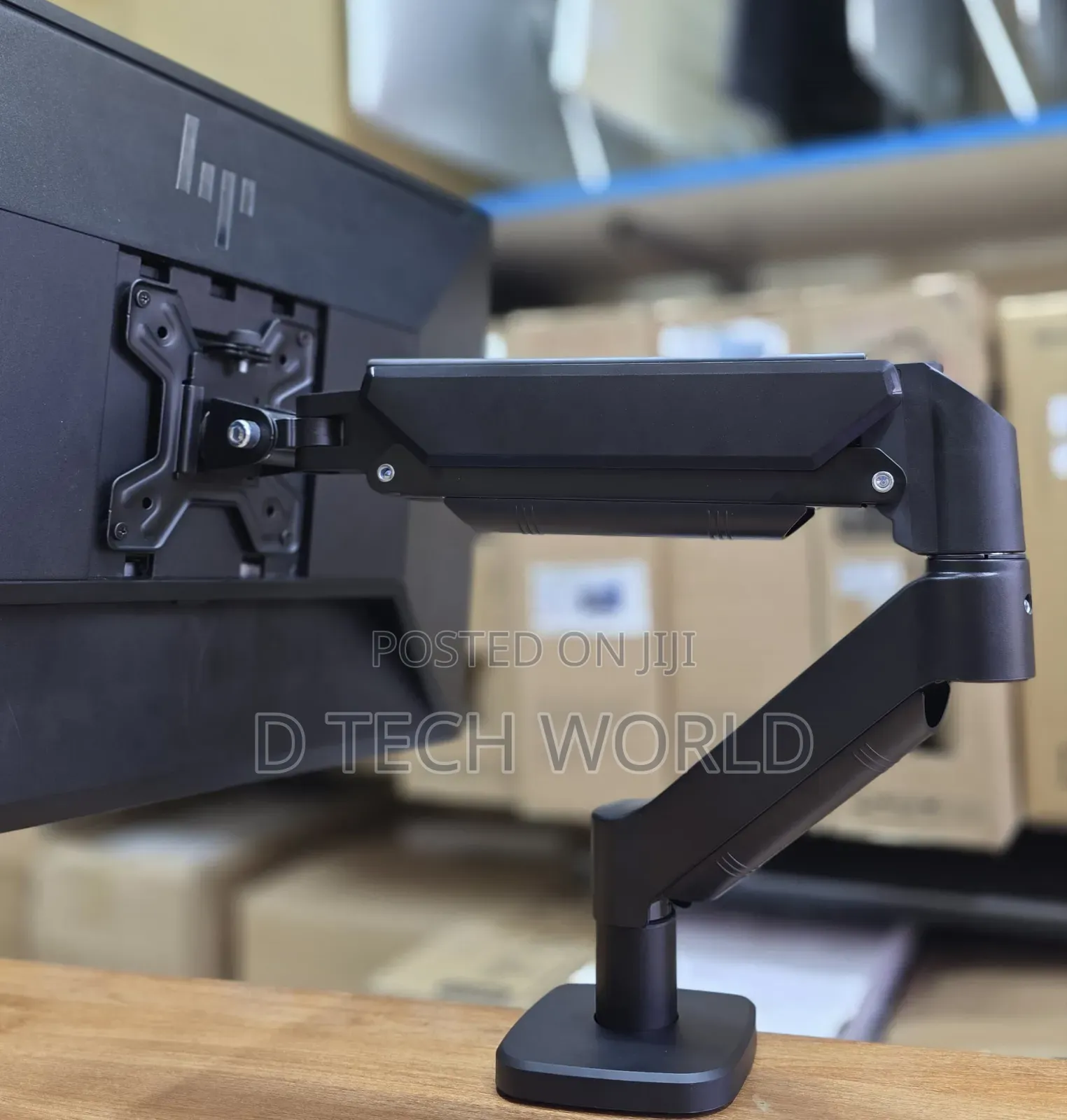 Ergonomic Single Monitor Arm
Height Adjustable 
Upto 32 Inch Support