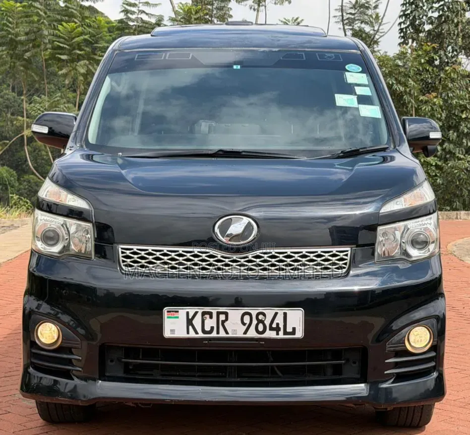 Toyota Voxy 2011 Black