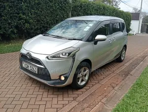 Toyota Sienta 2015 Silver