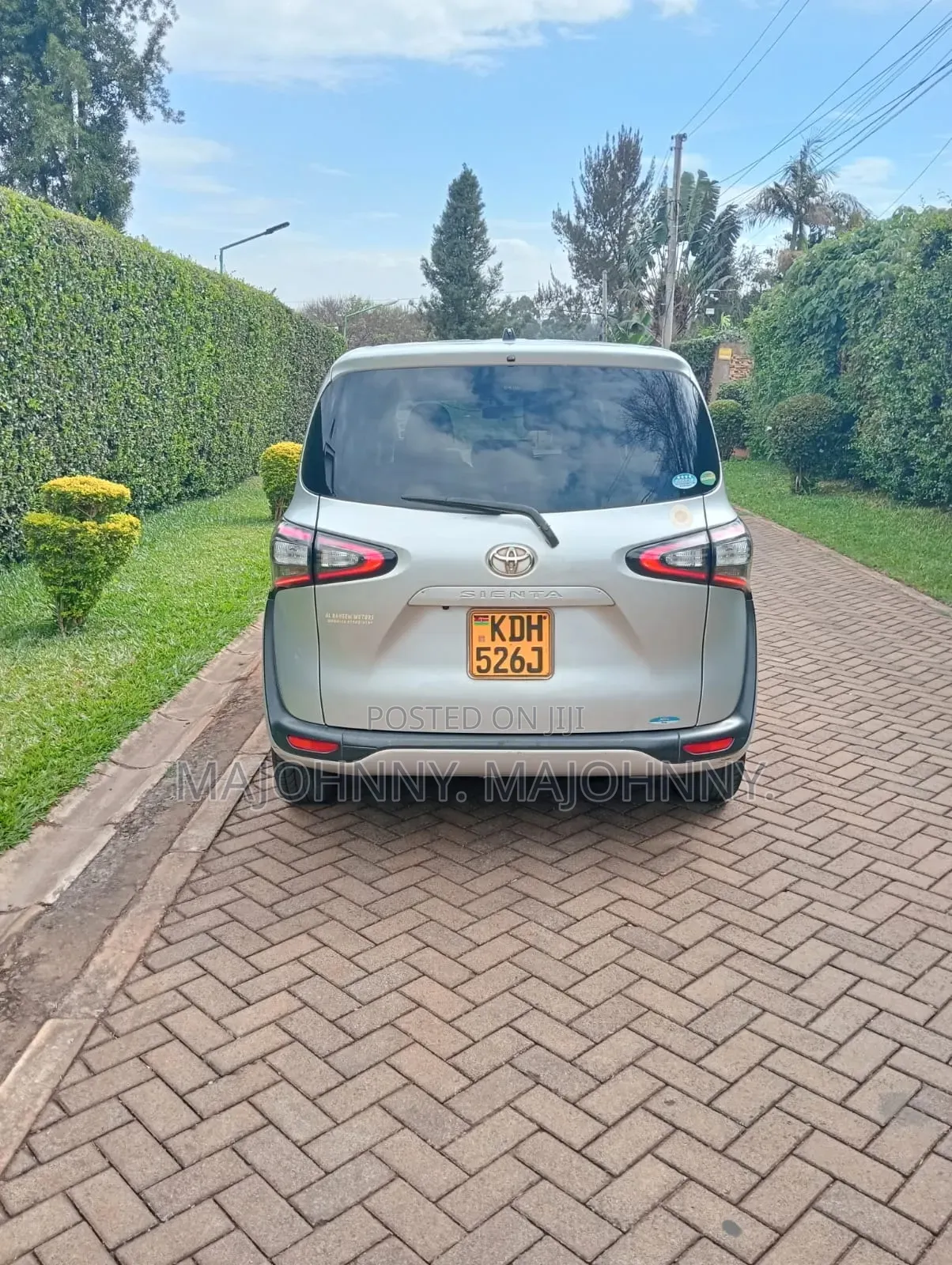 Toyota Sienta 2015 Silver
