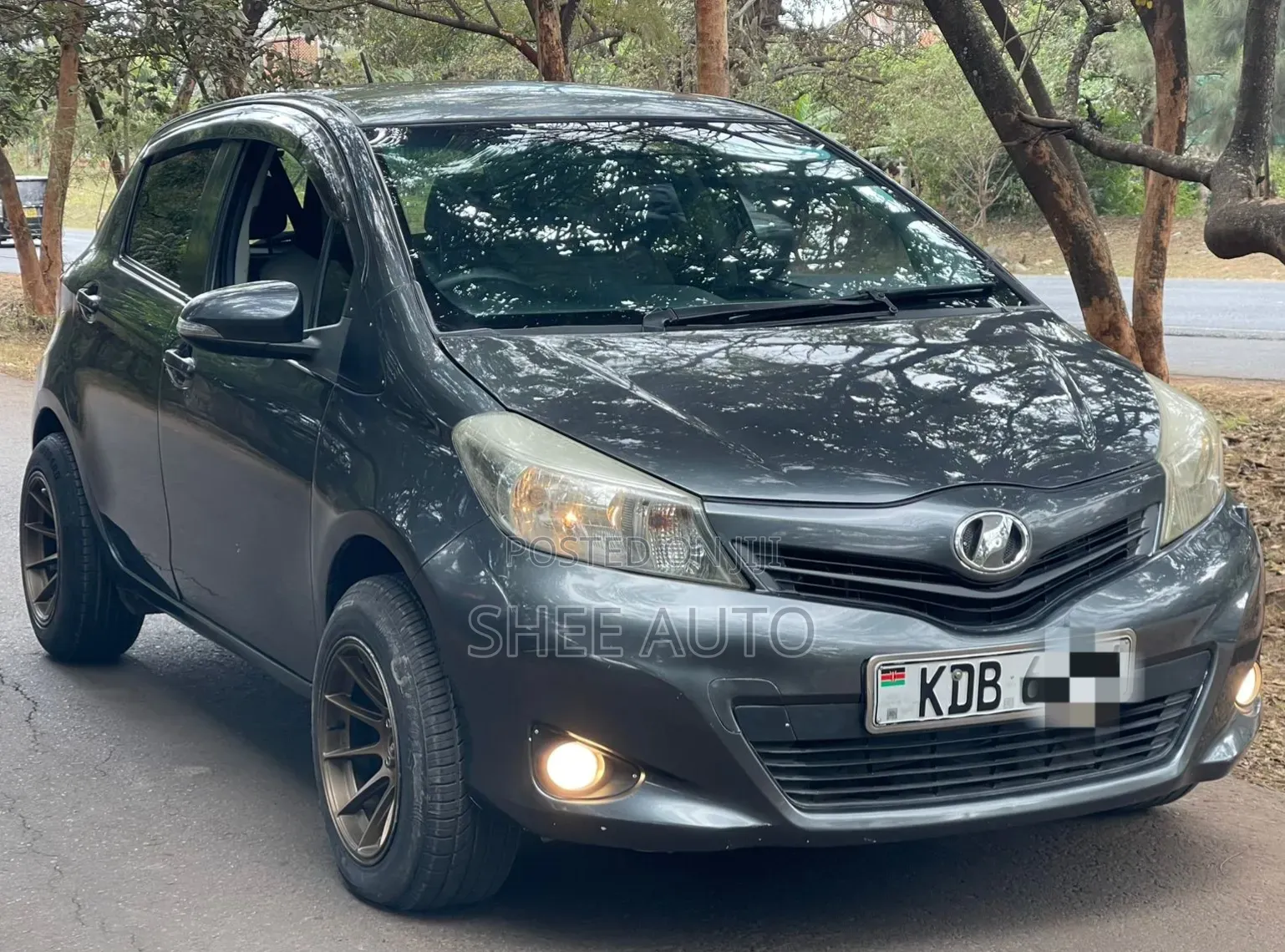 Toyota Vitz 2013 Gray