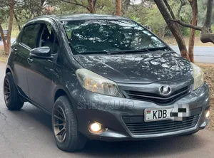 Toyota Vitz 2013 Gray