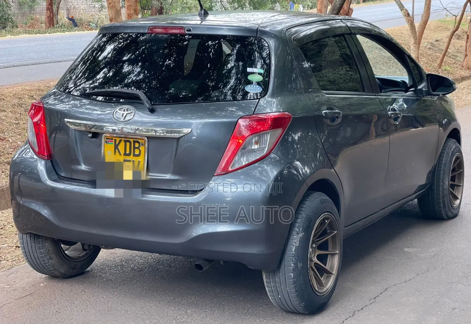 Toyota Vitz 2013 Gray