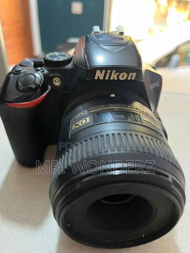 Nikon D3500 - main view