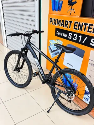GIANT Size 26 Mountain Bike With Disc Brakes