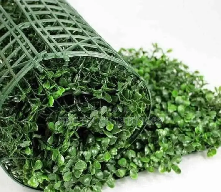 Artificial Hedge Panels for Privacy Décor