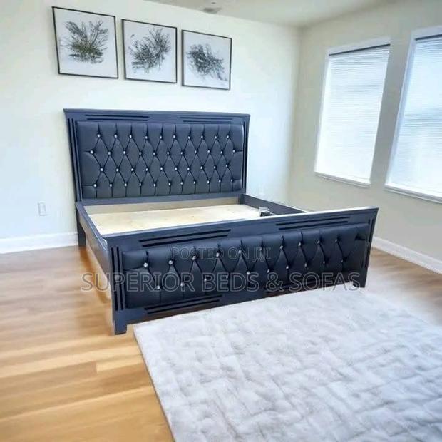 5x6 Black Diamond-Tufted Mocket Bed: Free Delivery