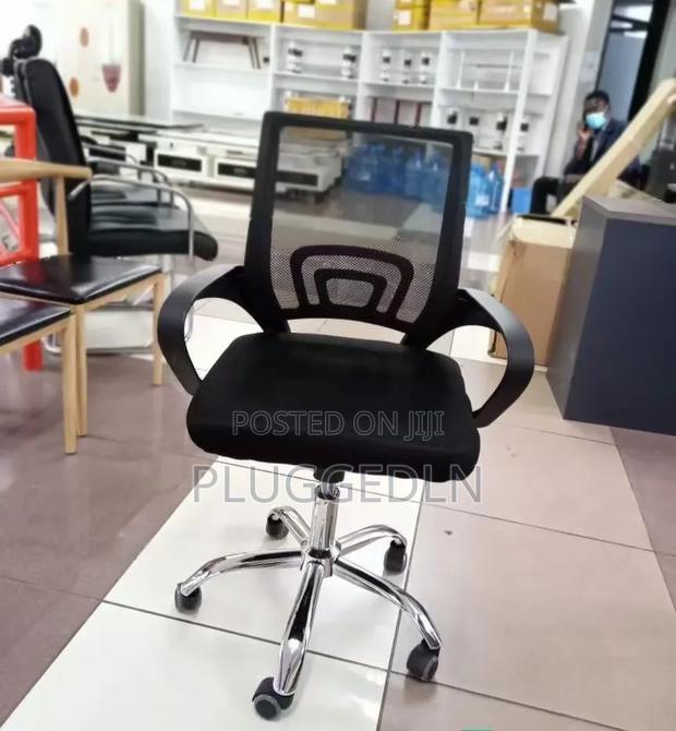 Black Mesh Mid-Back Office Swivel Chair - main view