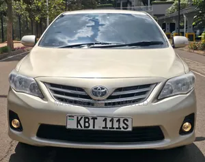 Toyota Corolla 2012 Gold