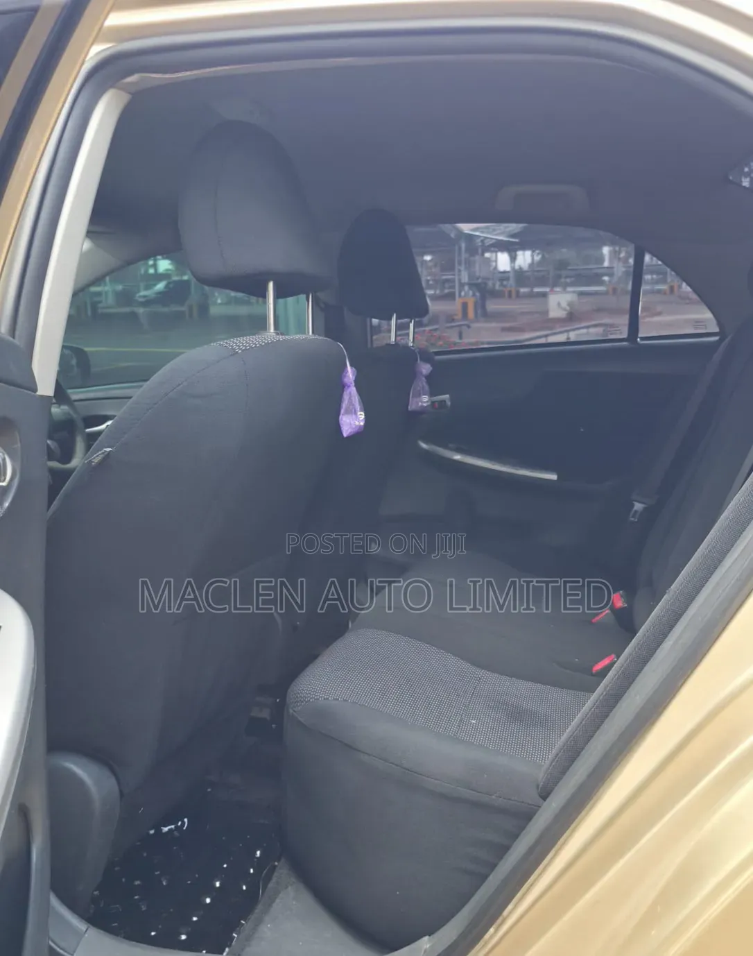 Toyota Corolla 2012 Gold