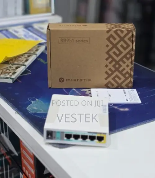 MikroTik RouterBOARD RB951 Series High-Power Wireless Desktop Router