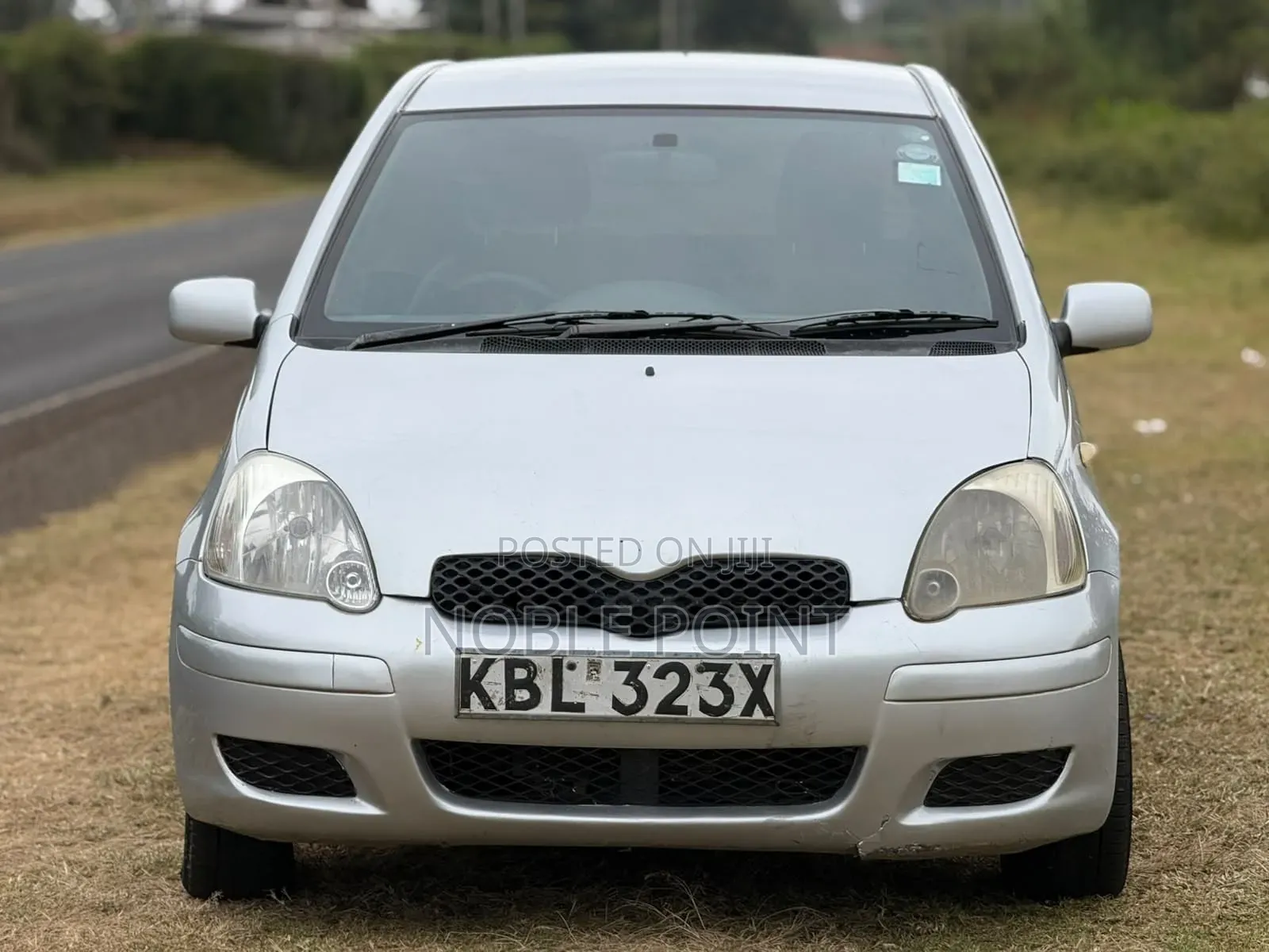 Toyota Vitz 2004 Silver