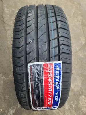 235 /45 R17 Vinmax Tyres 97w Active V02