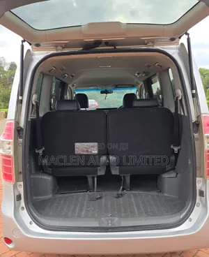Toyota Noah 2007 Silver