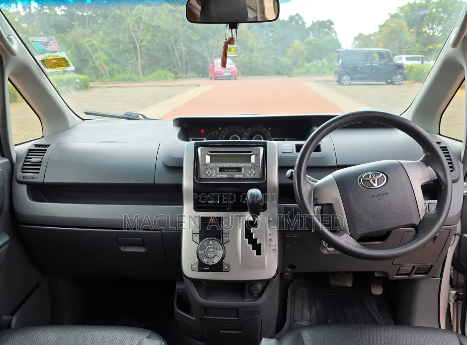 Toyota Noah 2007 Silver
