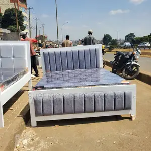 5x6 Elegant Grey Channel-Tufted Mocket Bed